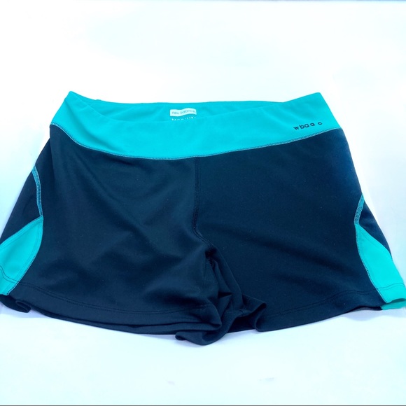 New balance workout shorts and bra - Picture 5 of 10